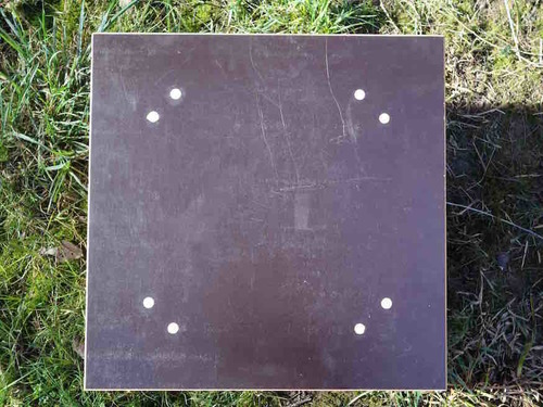 Vue de dessus, trous d'assemblages siliconés