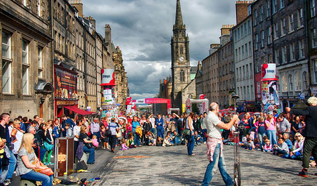Ed-Fringe-crowd-1024x6041.jpg