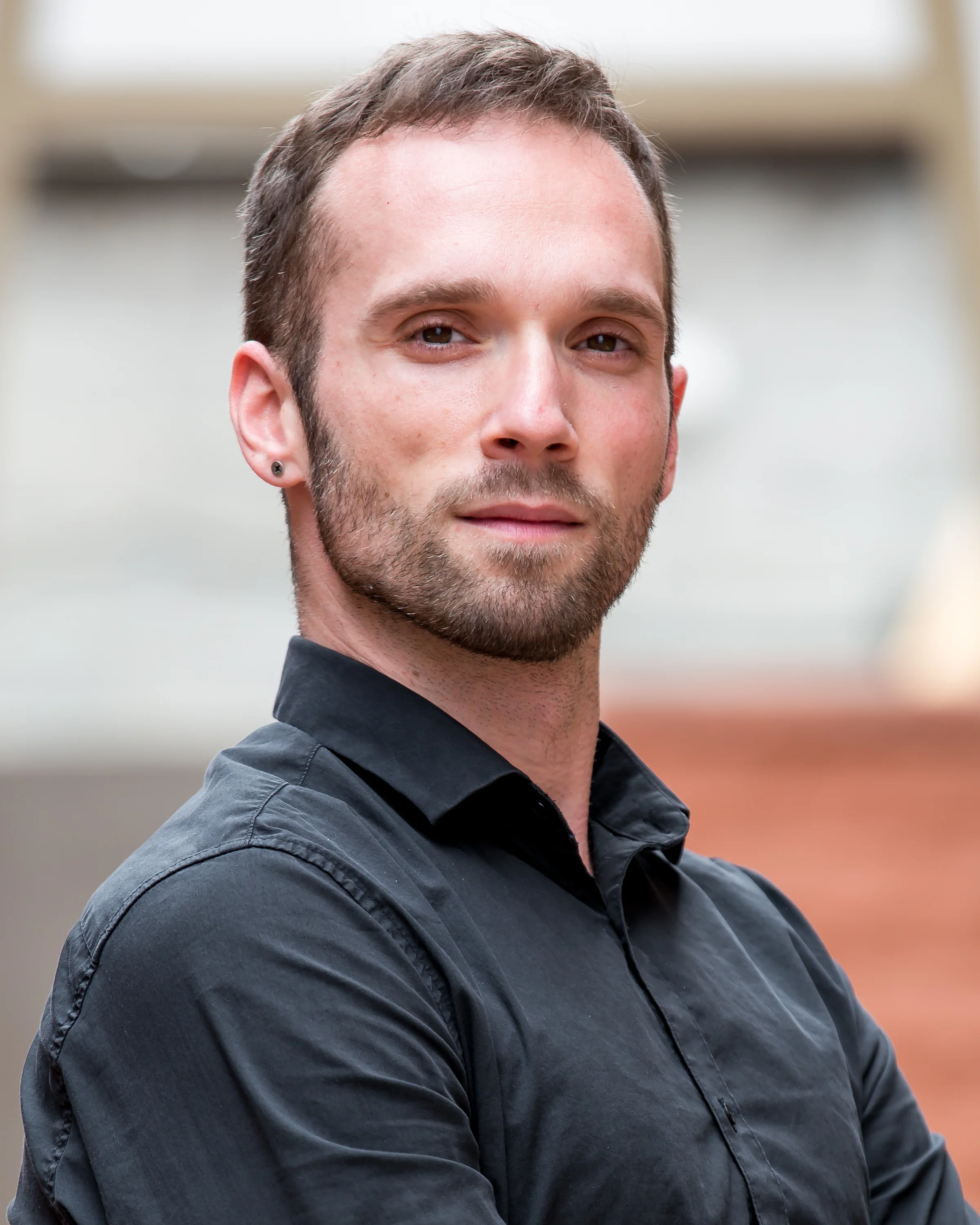 Eric Alisa Headshot.jpg