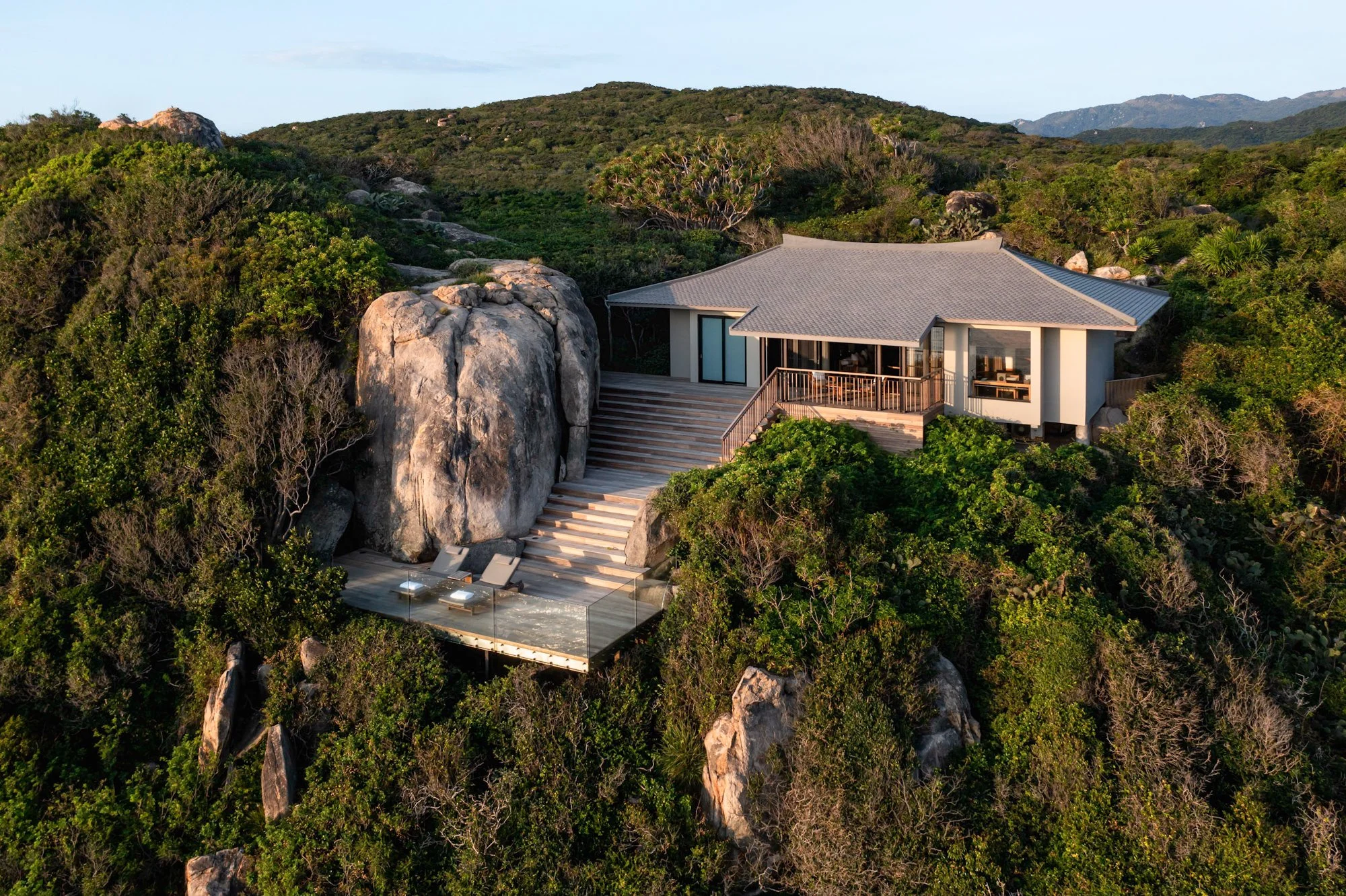  Aerial view of Amanoi Ocean Pavillion villa with landscape surroundings. 