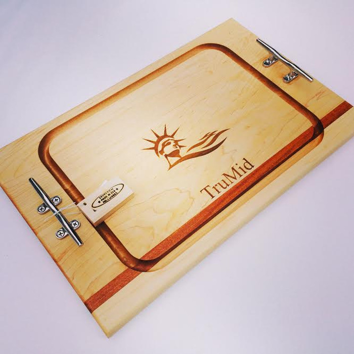 nautical_cleat_steak_board_with_custom_engraving