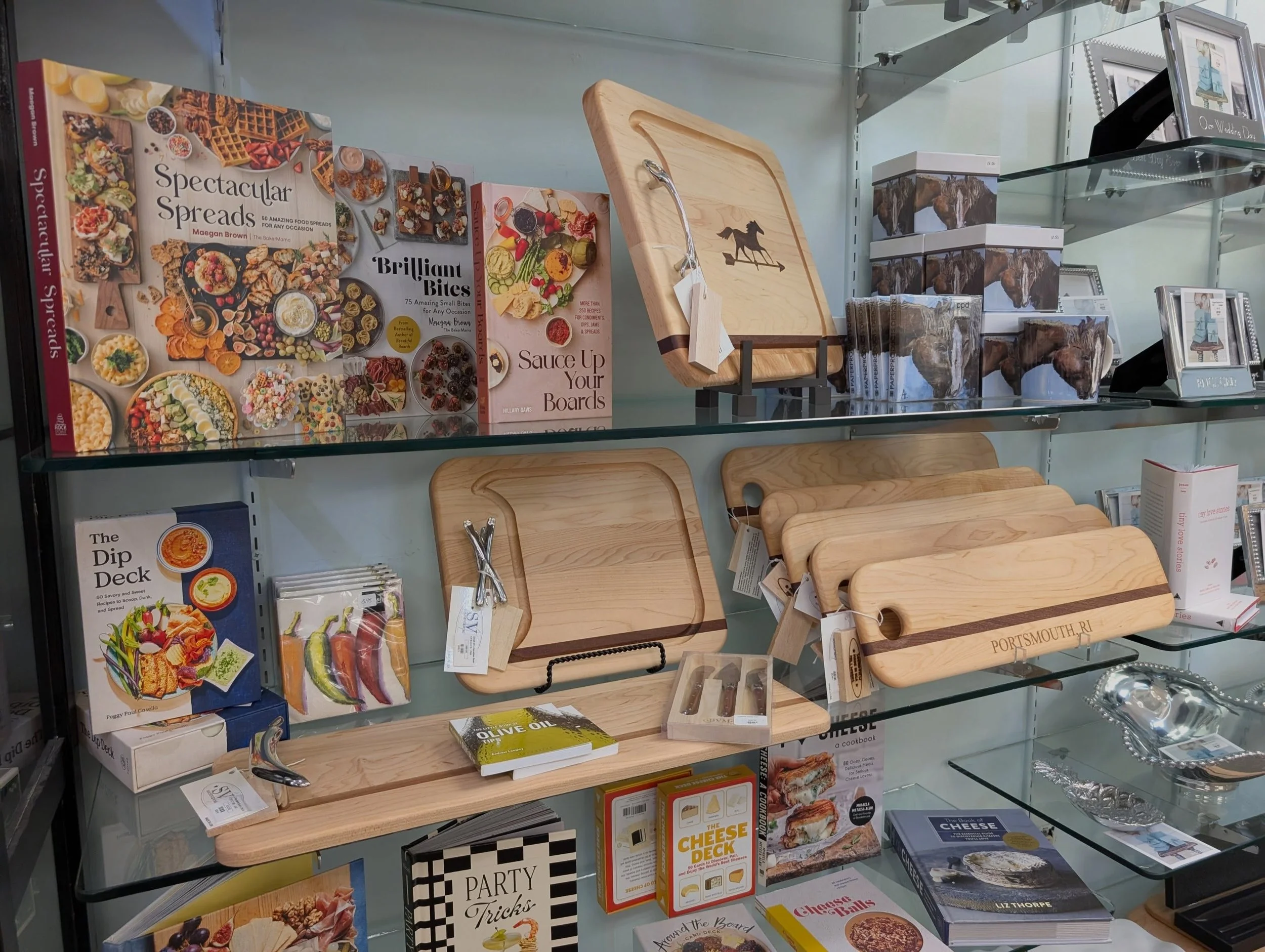 Spotted in RI at The Portsmouth Shop!! 
A great display of RI based custom boards ready to pick up!
@theportsmouthshopri 
📷@sherrienorton