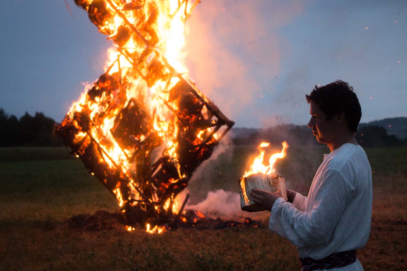  Ugnies skulpturos\Fire Sculptures. Menininkas Žilvinas Danys / Artist Zilvinas Danys