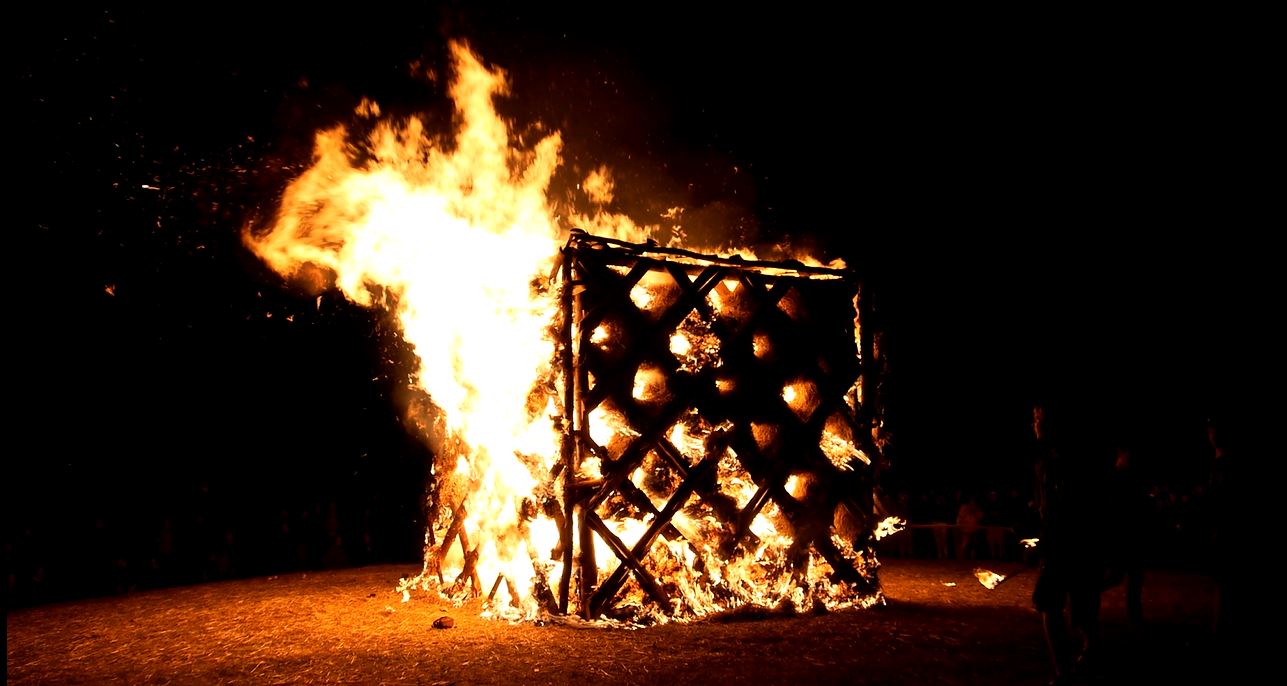 Ugnies skulpturos\Fire Sculptures. Menininkas Žilvinas Danys / Artist Zilvinas Danys