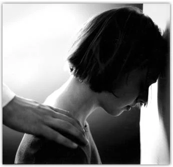 handshoulder.jpg