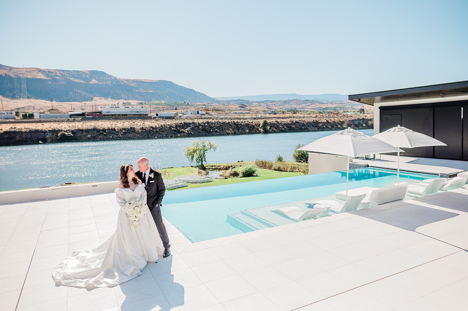 B. Jones Photography | seattle wa engagement photographer | seattle wedding photographer | wedding photographers near me | wedding pictures seattle | Woodmark Wedding | WENATCHEE, WA Wedding