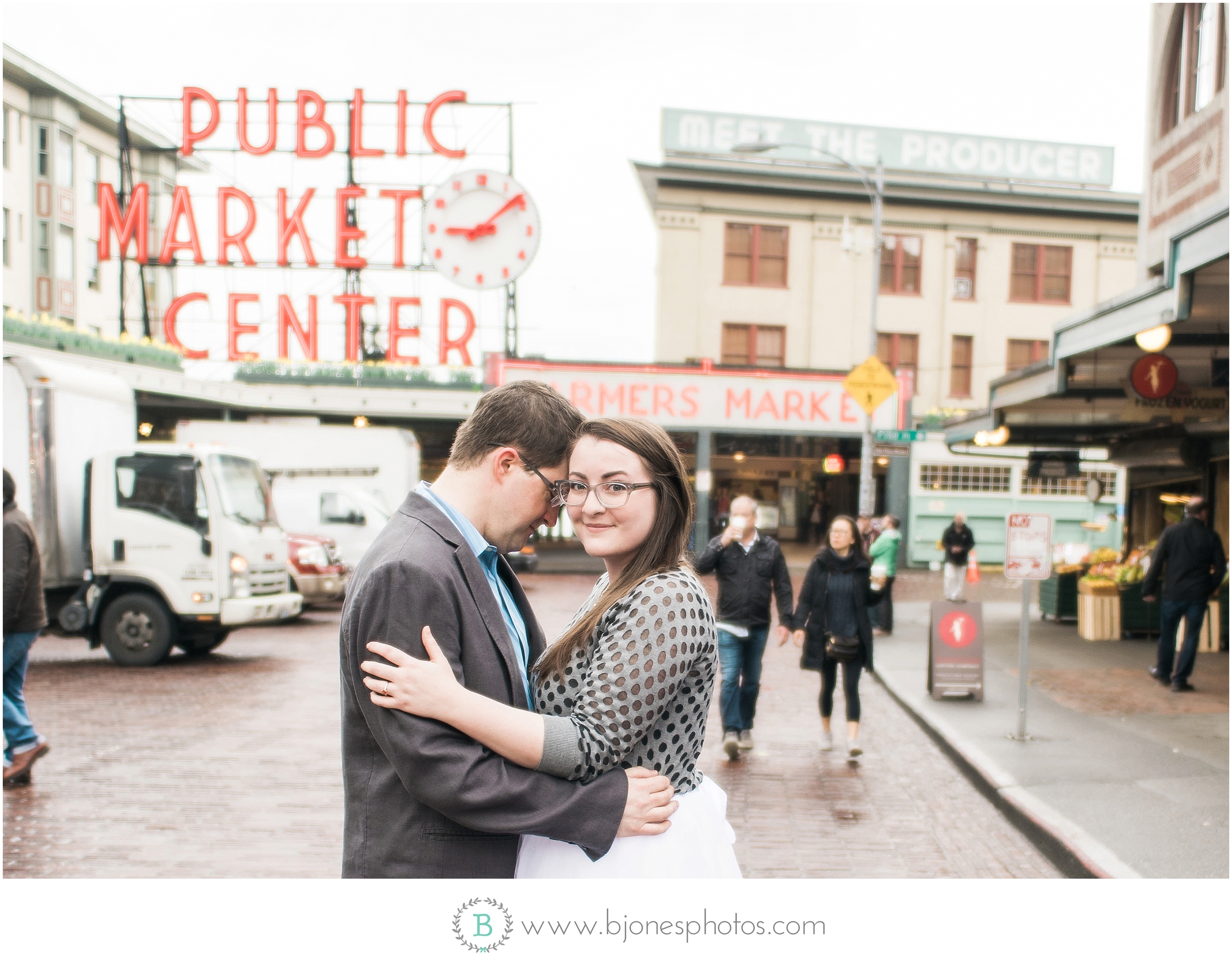 Pike Place Engagement. B. Jones Photography. Seattle Wedding Photographer