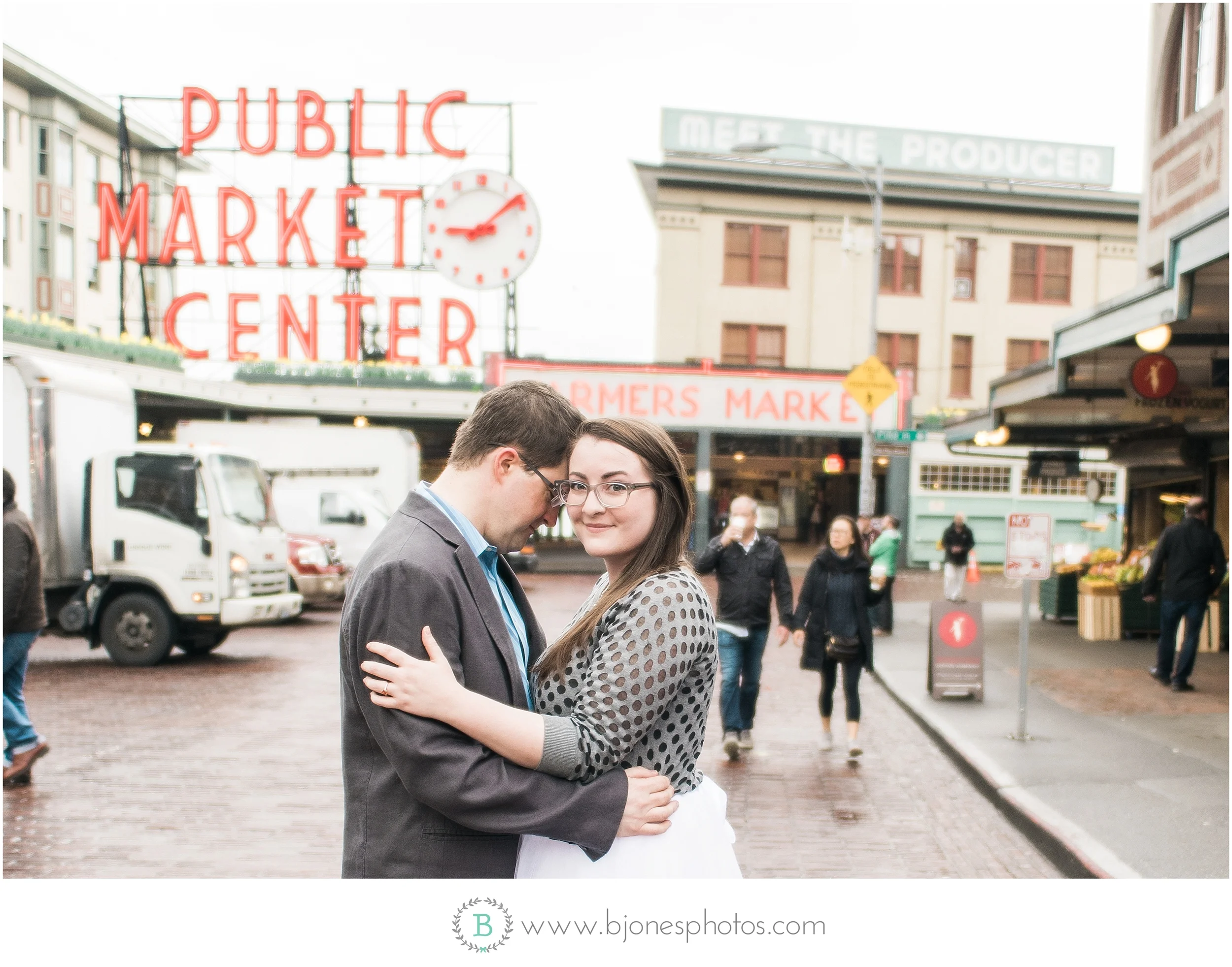 Pike Place Engagement. B. Jones Photography. Seattle Wedding Photographer