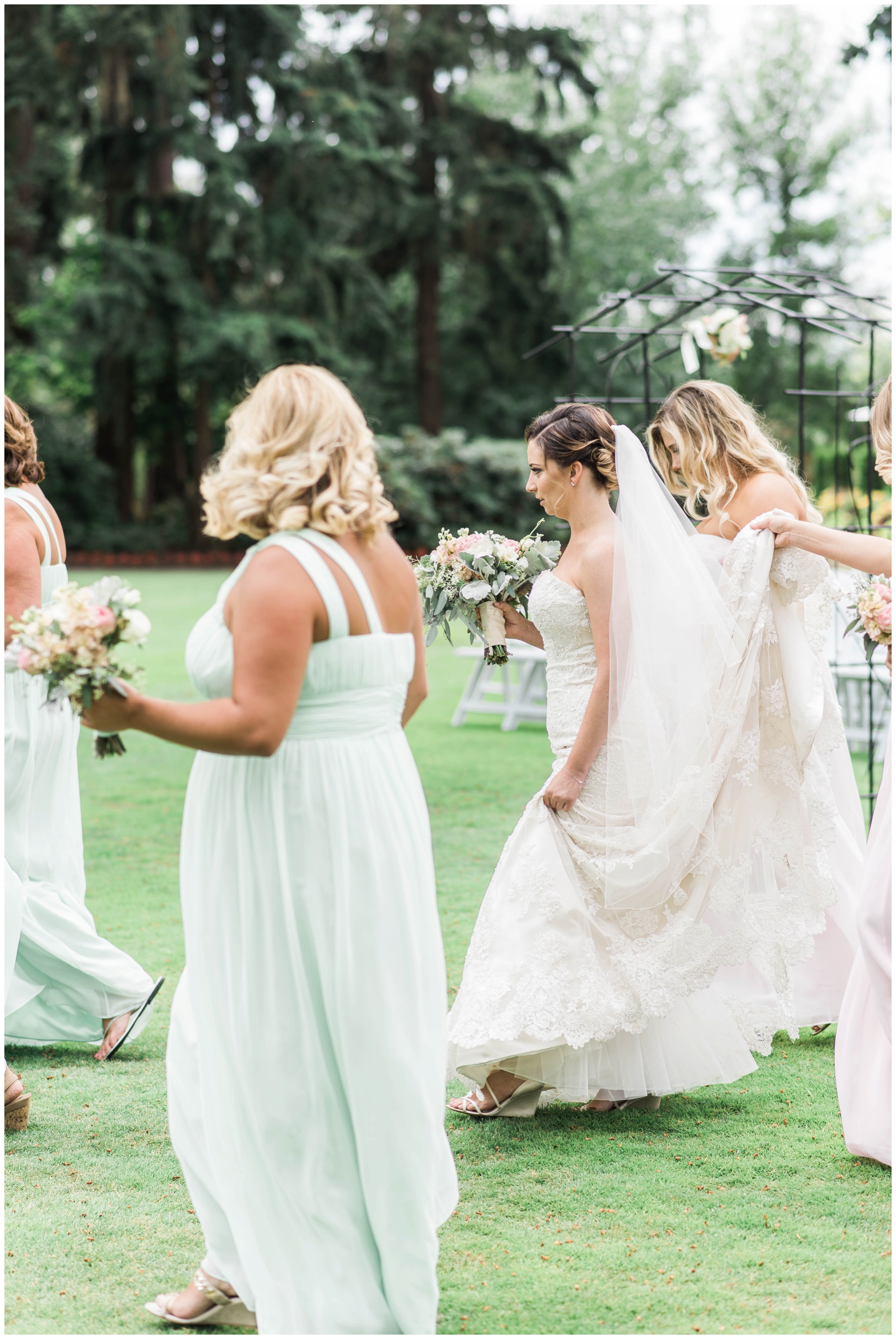 Inglewood Gold Club Wedding. mint. Blush. Seattle Wedding PHotographer. B. Jones Photography. Country Club Wedding