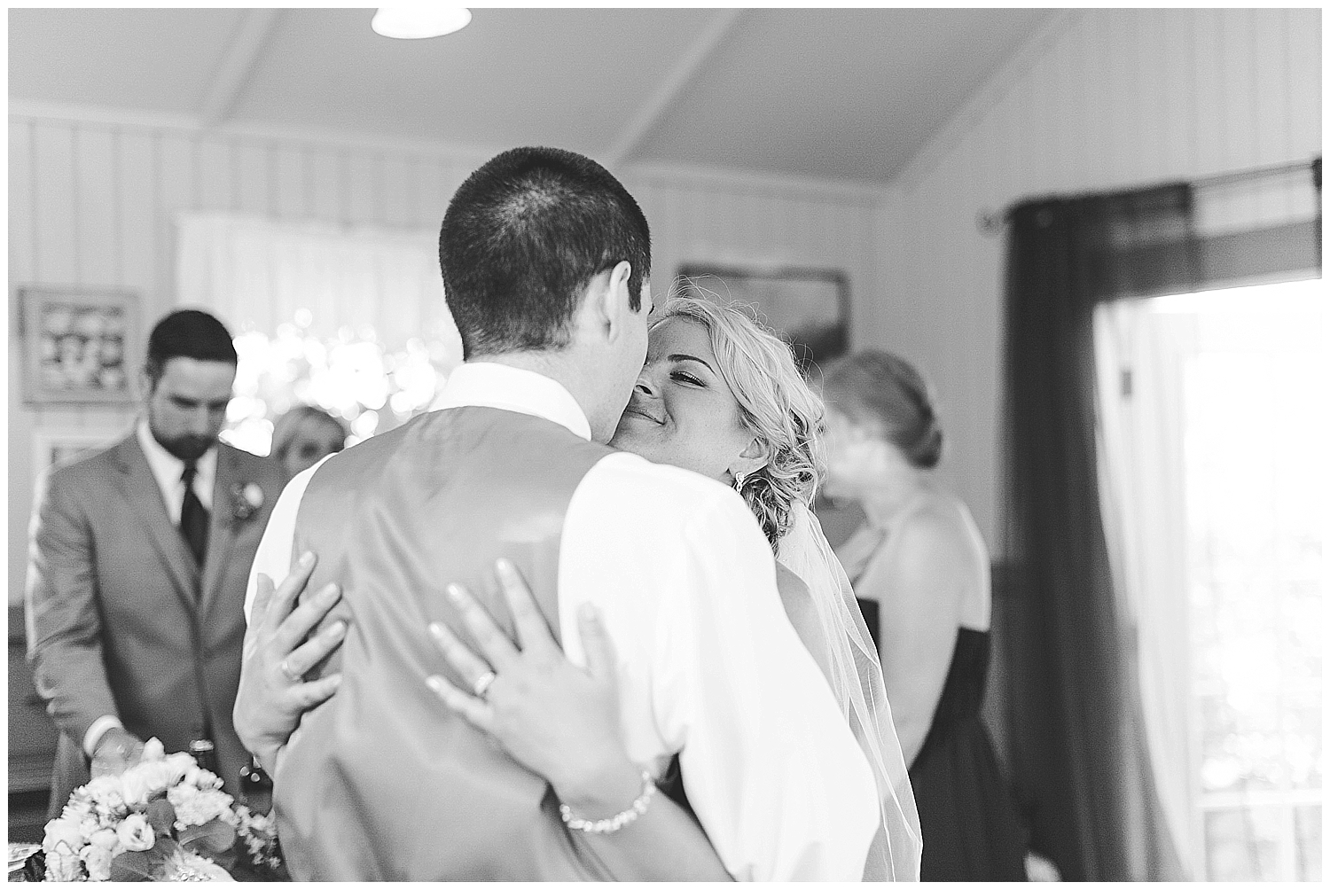 Woodland meadow farms glitter mason jar wedding. Snohomish wedding photographer. Seattle Wedding Photographer