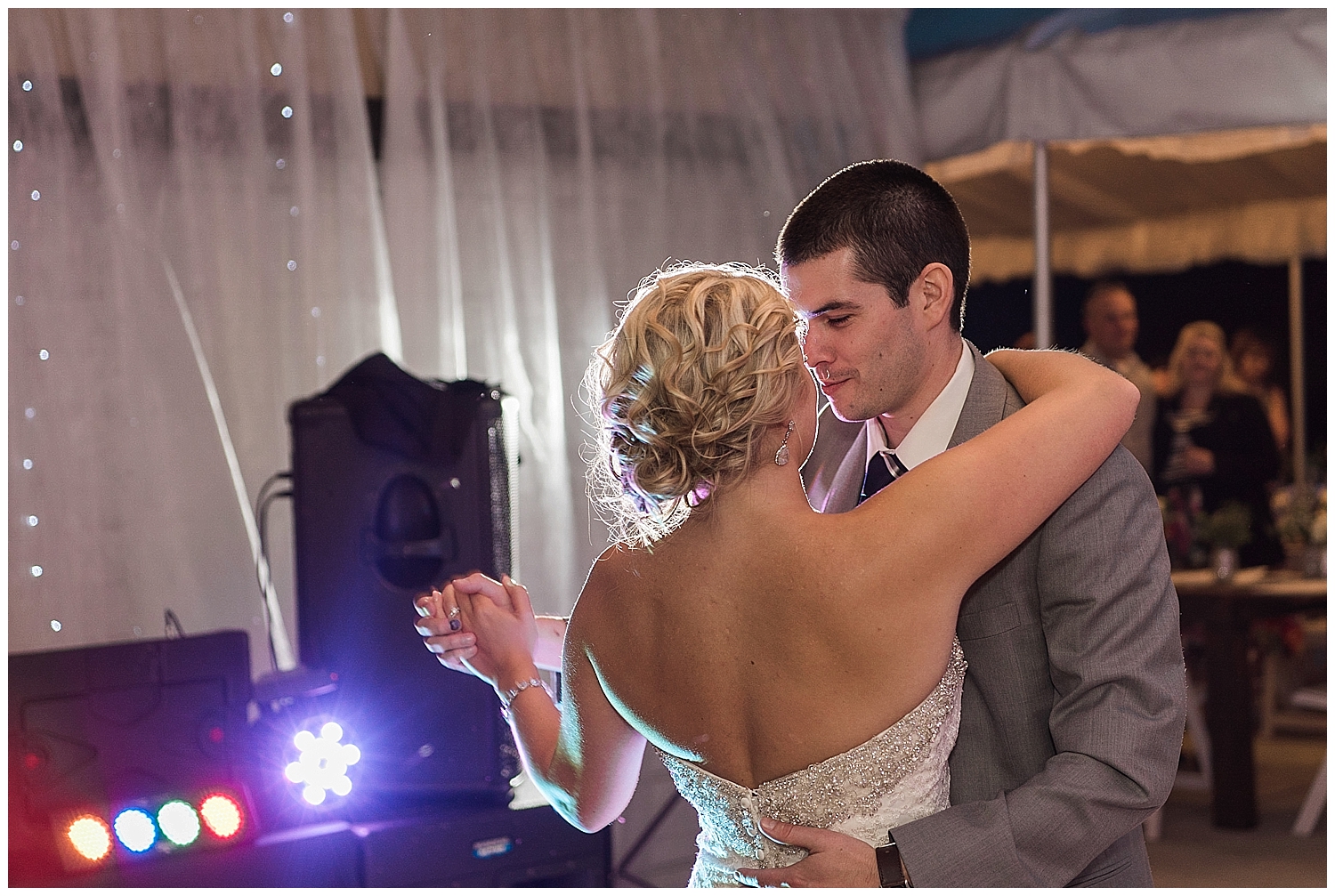 Woodland meadow farms glitter mason jar wedding. Snohomish wedding photographer. Seattle Wedding Photographer