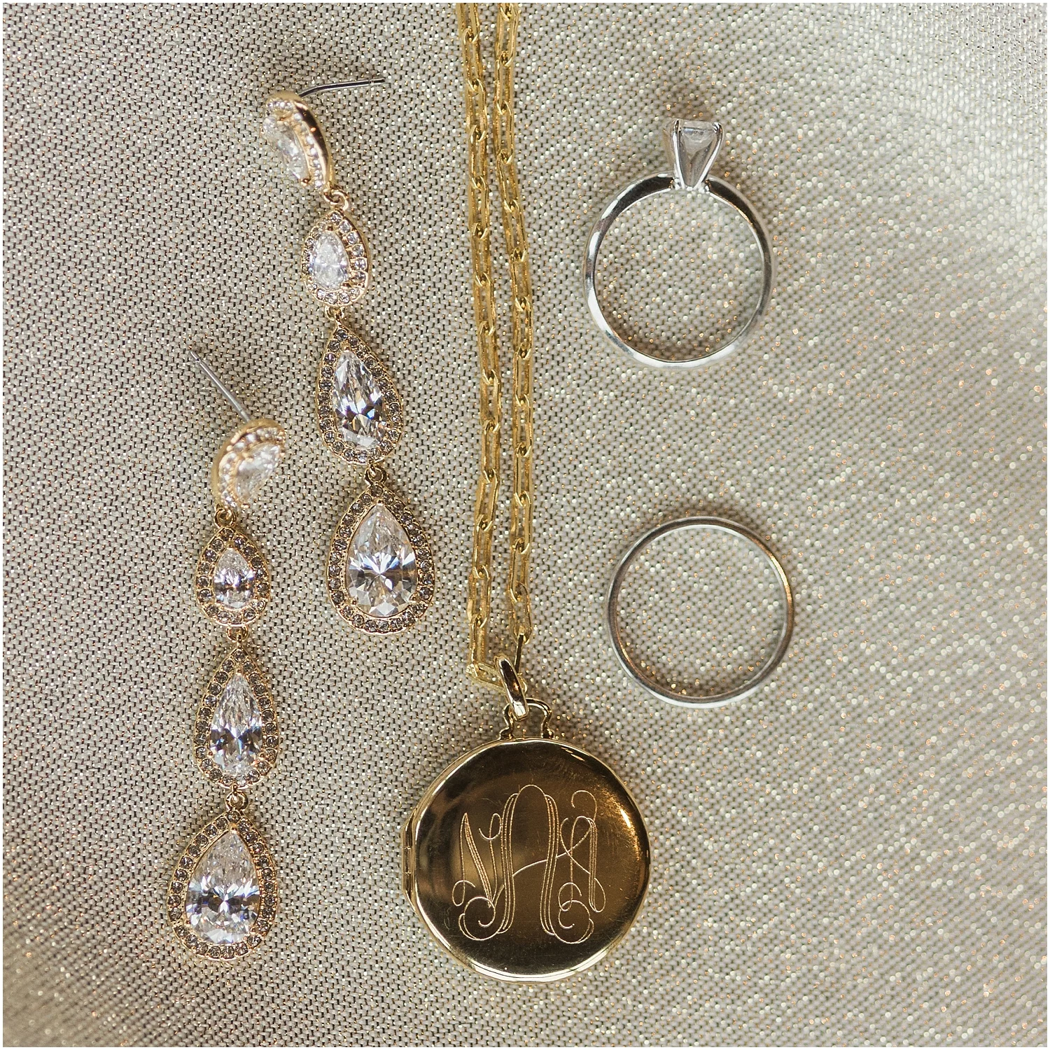 Mukilteo Rosehill Community Center Wedding. Winter Glitter Wedding. Blush, Champagne, Gold