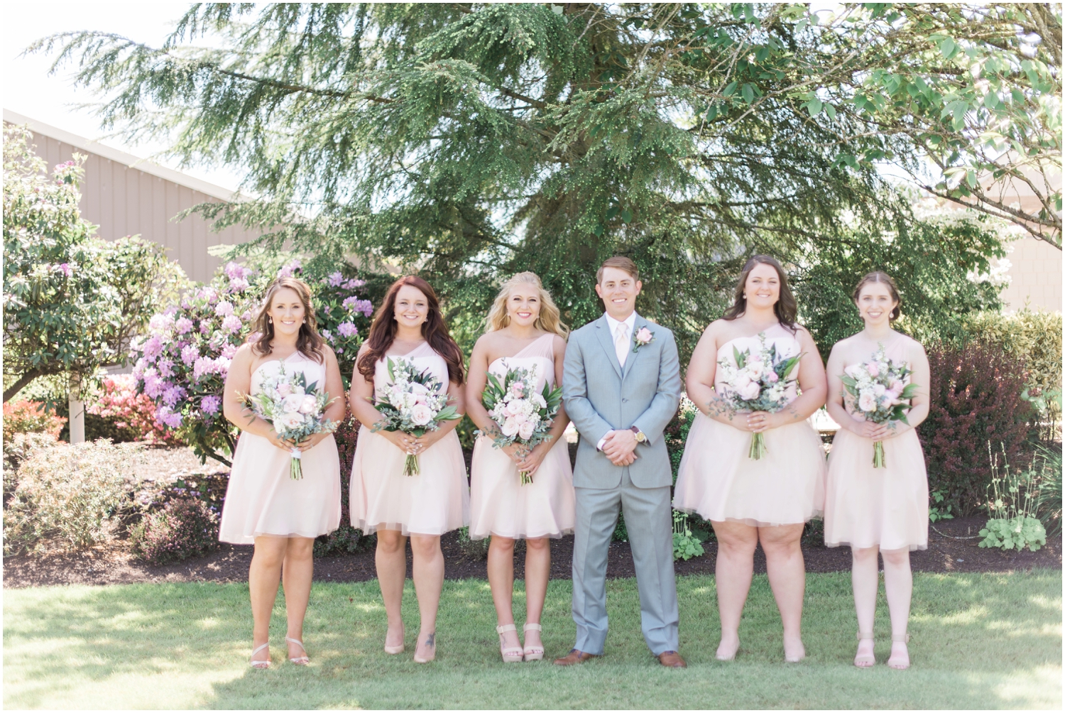 Lord Hill Farms Wedding in Snohomish. Blush, Gold. Glitter. Rustic Chic Wedding.  B. Jones Photography