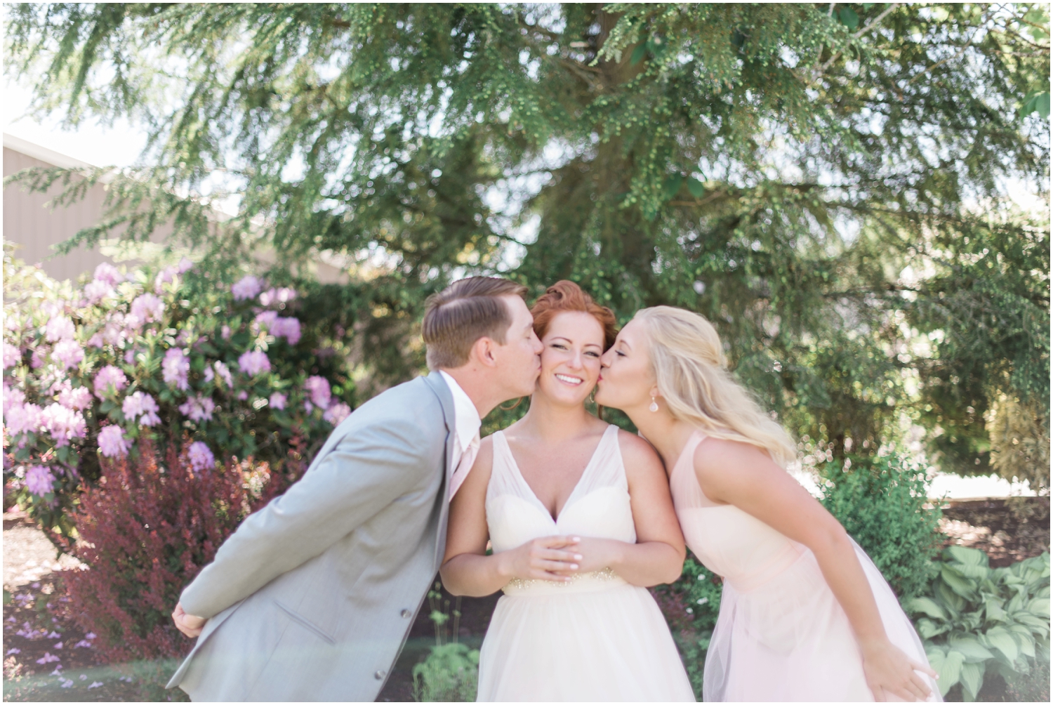 Lord Hill Farms Wedding in Snohomish. Blush, Gold. Glitter. Rustic Chic Wedding.  B. Jones Photography