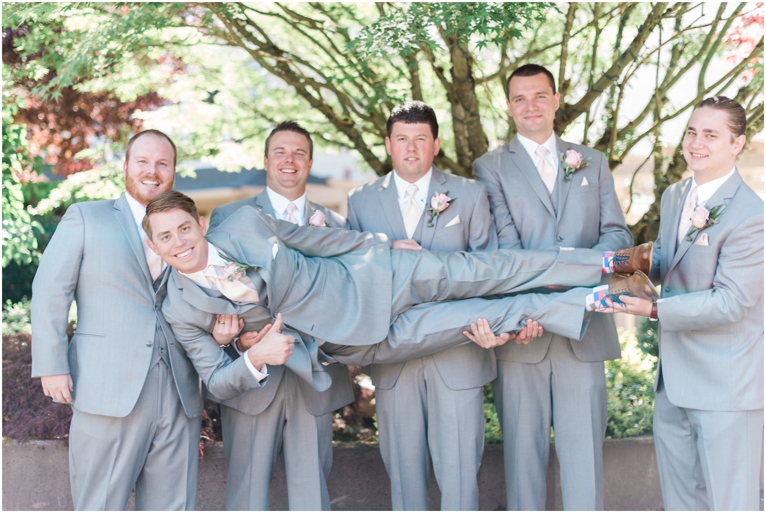 Lord Hill Farms Wedding in Snohomish. Blush, Gold. Glitter. Rustic Chic Wedding.  B. Jones Photography