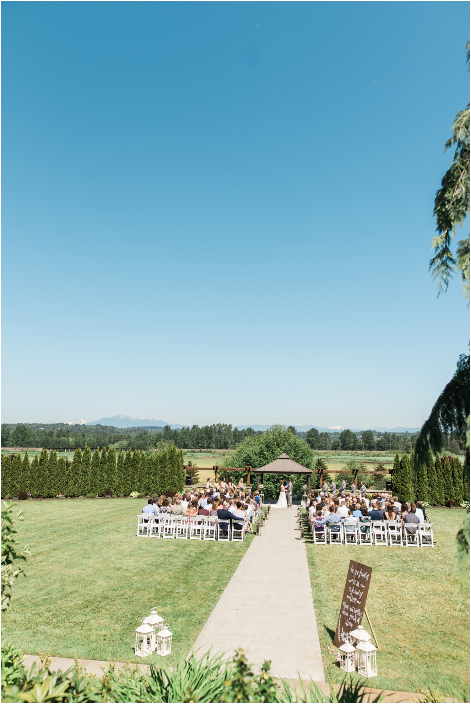 Lord Hill Farms Wedding in Snohomish. Blush, Gold. Glitter. Rustic Chic Wedding.  B. Jones Photography