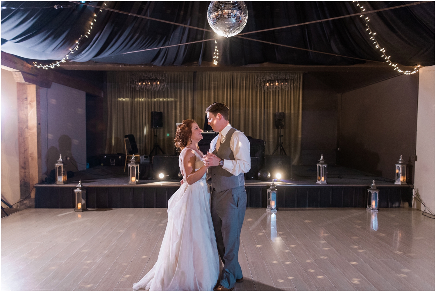 Lord Hill Farms Wedding in Snohomish. Blush, Gold. Glitter. Rustic Chic Wedding.  B. Jones Photography