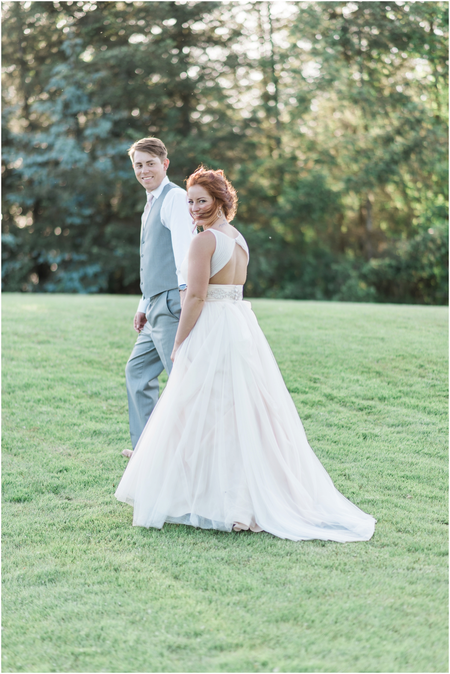 Lord Hill Farms Wedding in Snohomish. Blush, Gold. Glitter. Rustic Chic Wedding.  B. Jones Photography