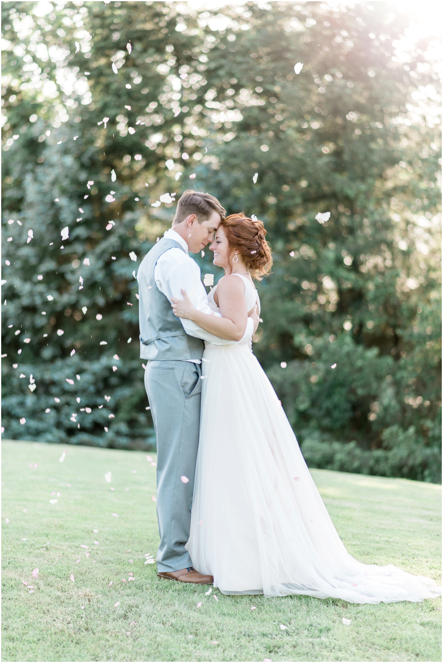 Lord Hill Farms Wedding in Snohomish. Blush, Gold. Glitter. Rustic Chic Wedding.  B. Jones Photography