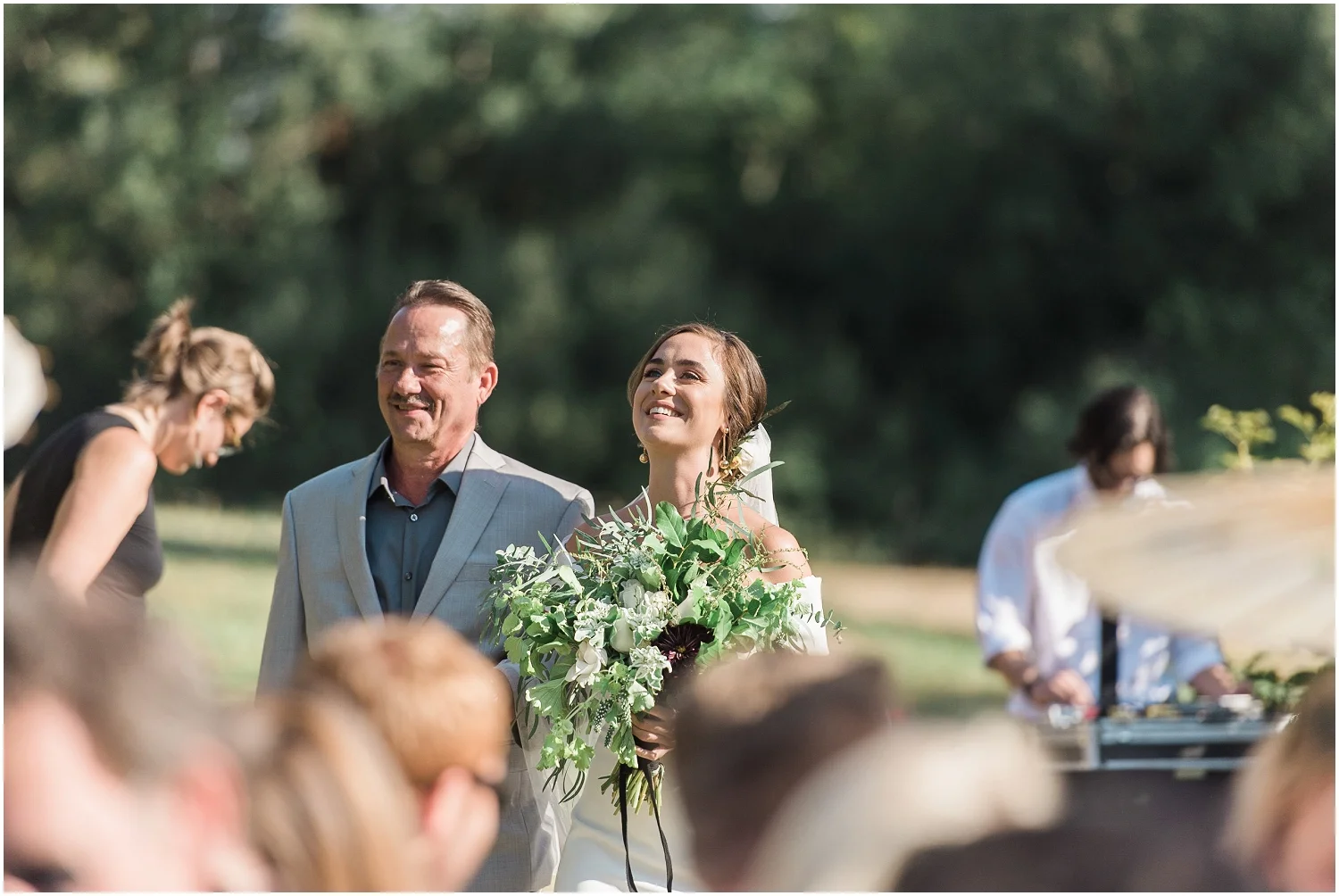 Minimalist, bold, garden wedding, BHLDN, PNW Bride, Seattle, Horticulture, PNW is Best, Classic Wedding, Minimalism