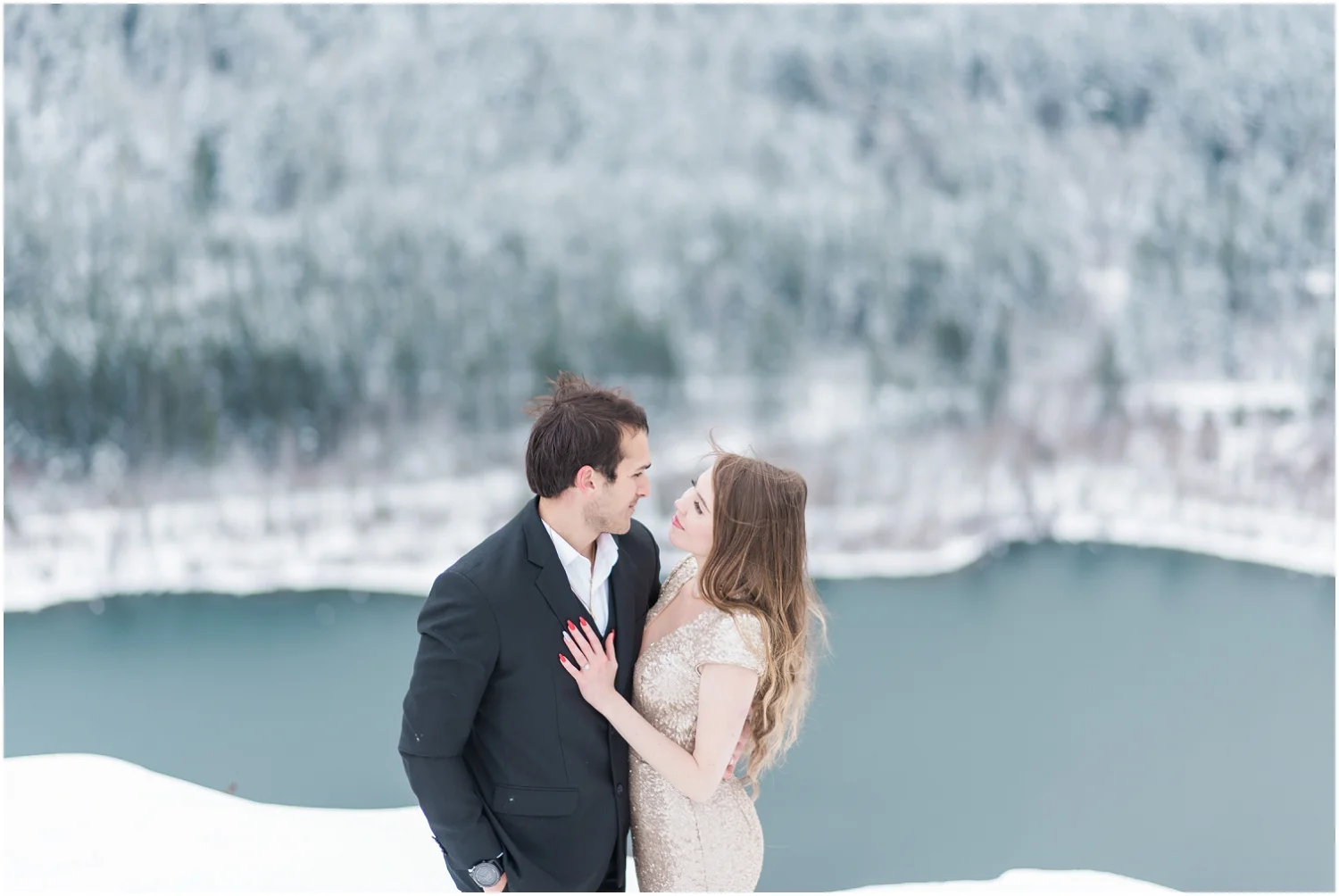 Rattlesnake Mountain adventure hiking engagement photos. Seattle Wedding Photography, Snohomish Wedding Photography