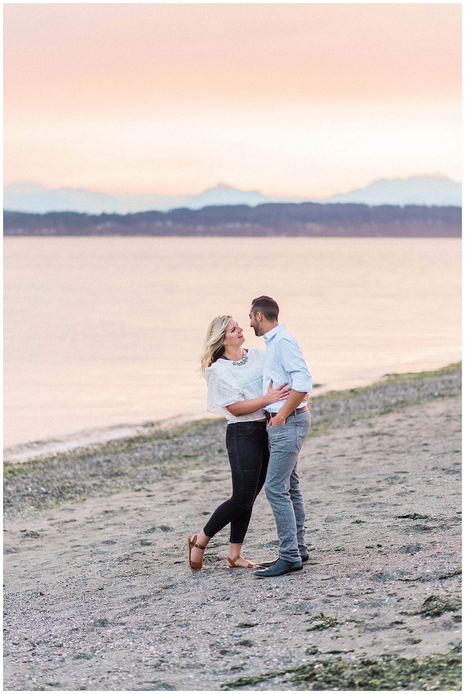 Discovery Park engagement photos. Seattle Engagement