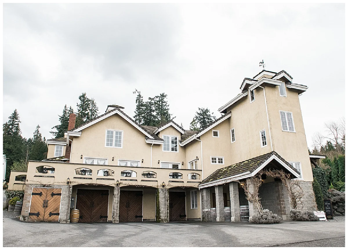 Chateau Lille wedding, Winter indoor PNW wedding, lodge, delille