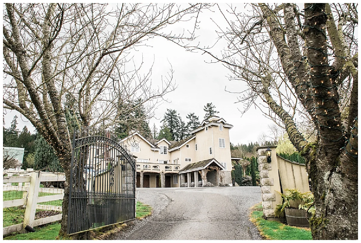 Chateau Lille wedding, Winter indoor PNW wedding, lodge, delille