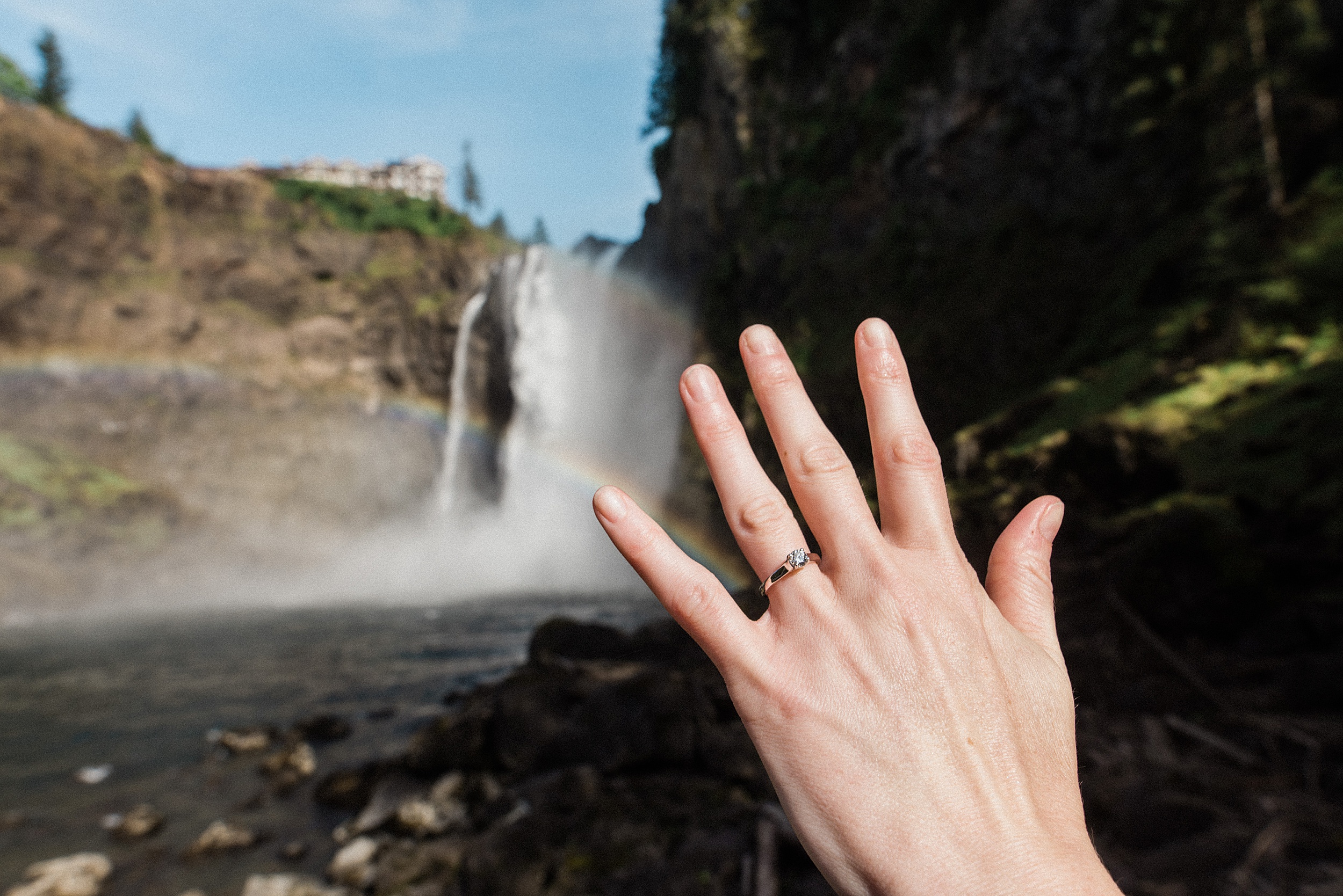 Snoqualmie Falls proposal engagement photos.