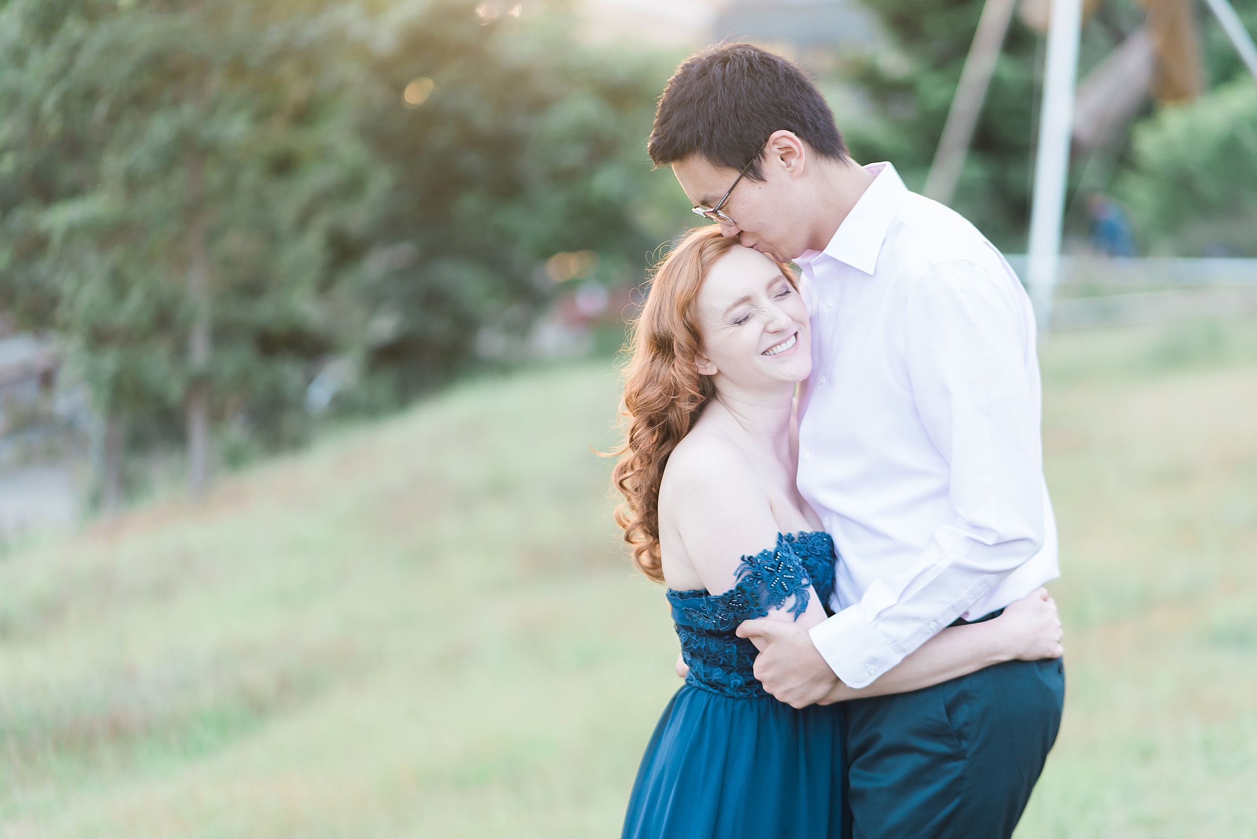 Seattle waterfront engagement photos. 