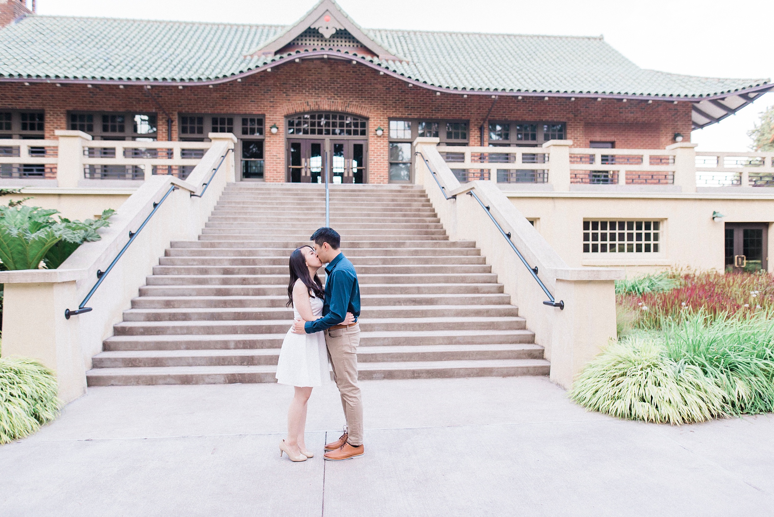 point defiance rose garden engagement photos.