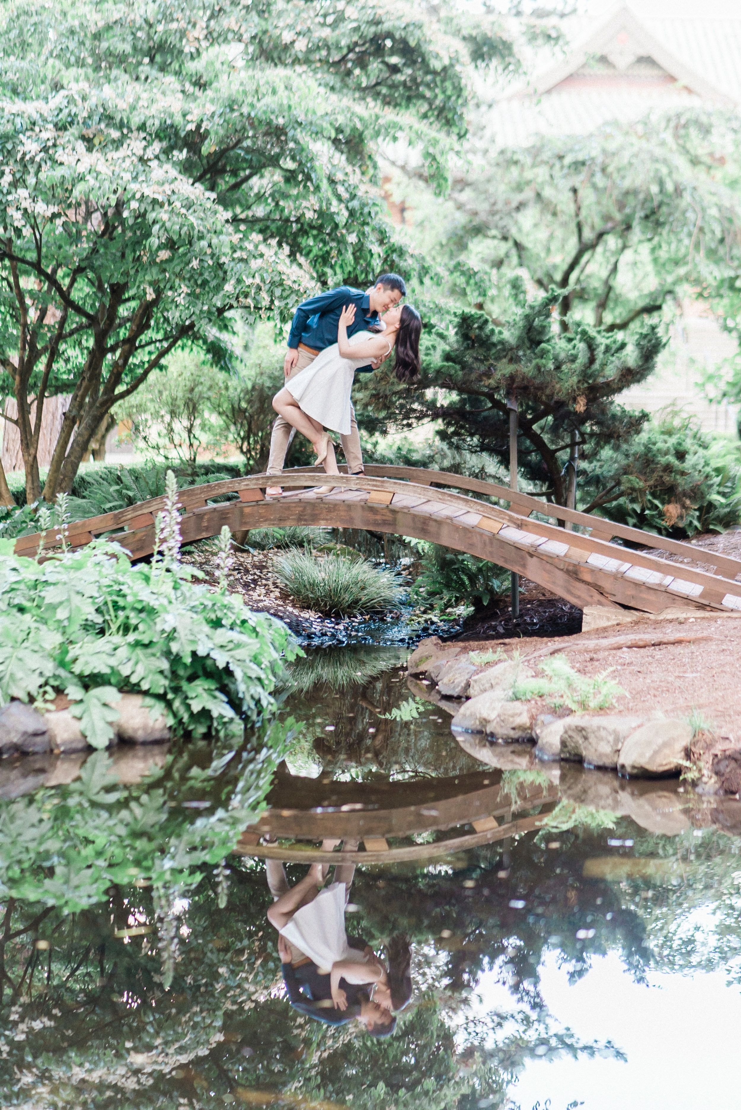 point defiance rose garden engagement photos.