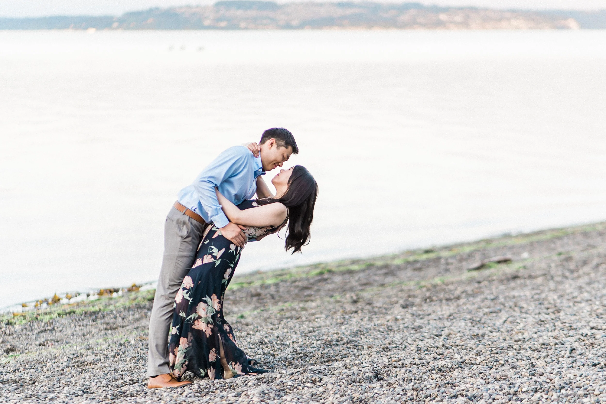 point defiance rose garden engagement photos.