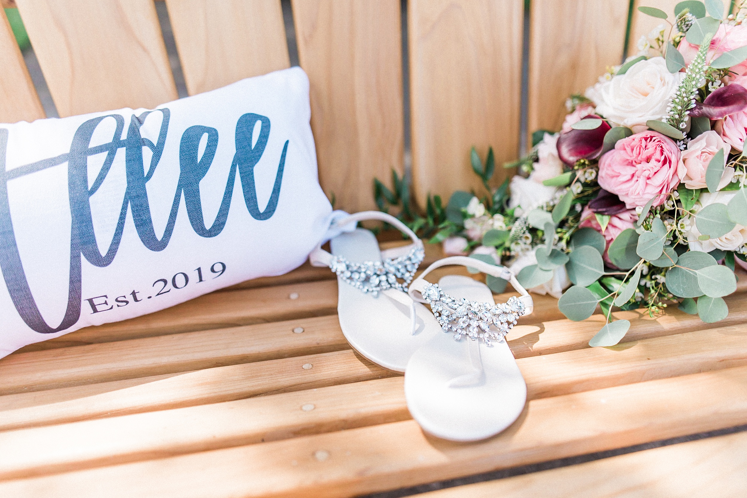 Rustic PNW backyard wedding - seattle wedding photographer