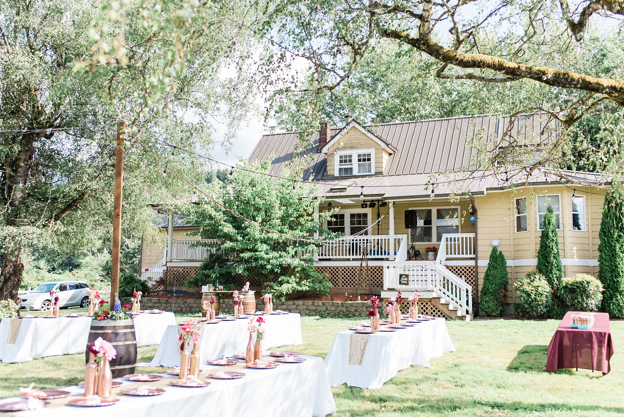 Rustic PNW backyard wedding - seattle wedding photographer