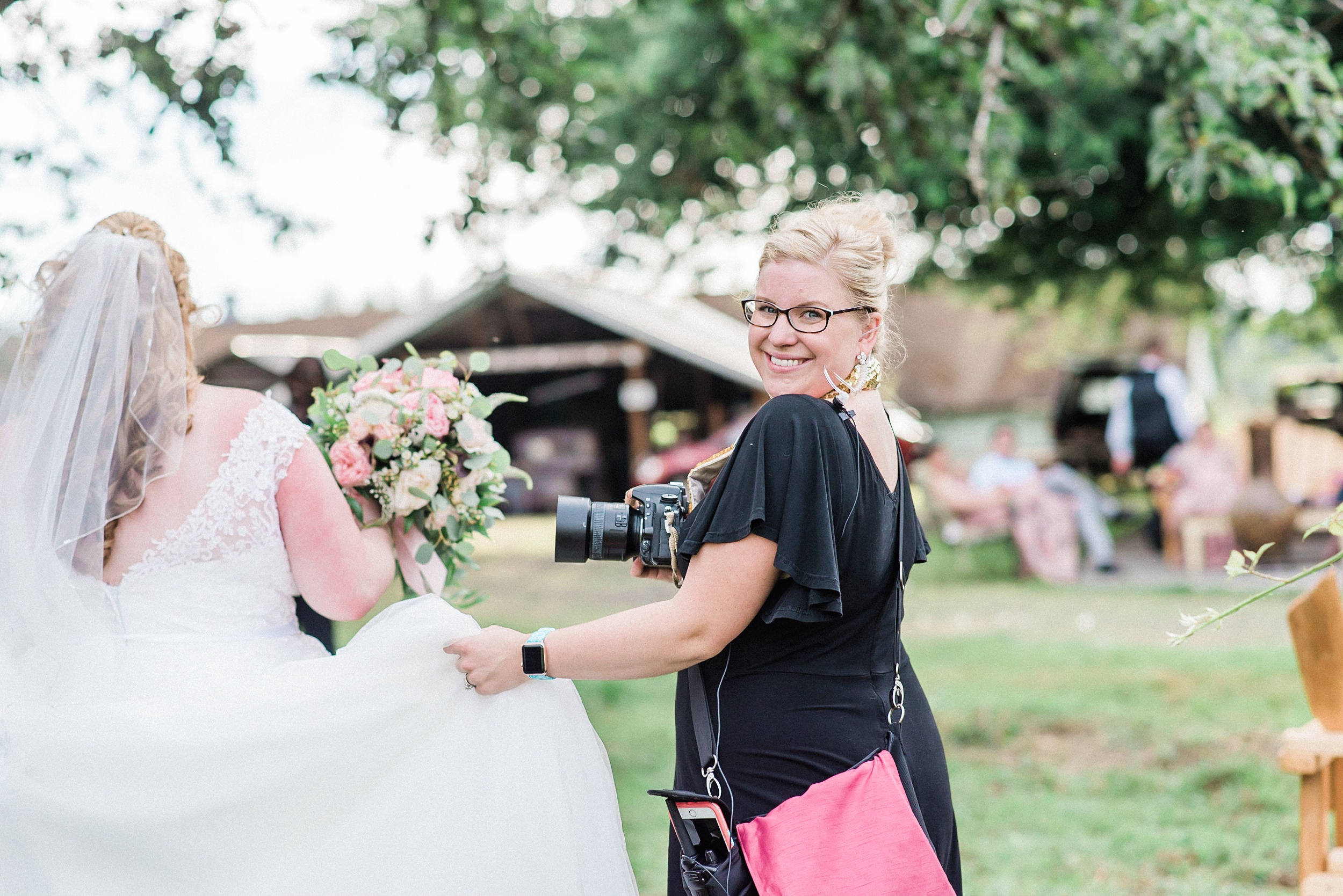 Rustic PNW backyard wedding - seattle wedding photographer