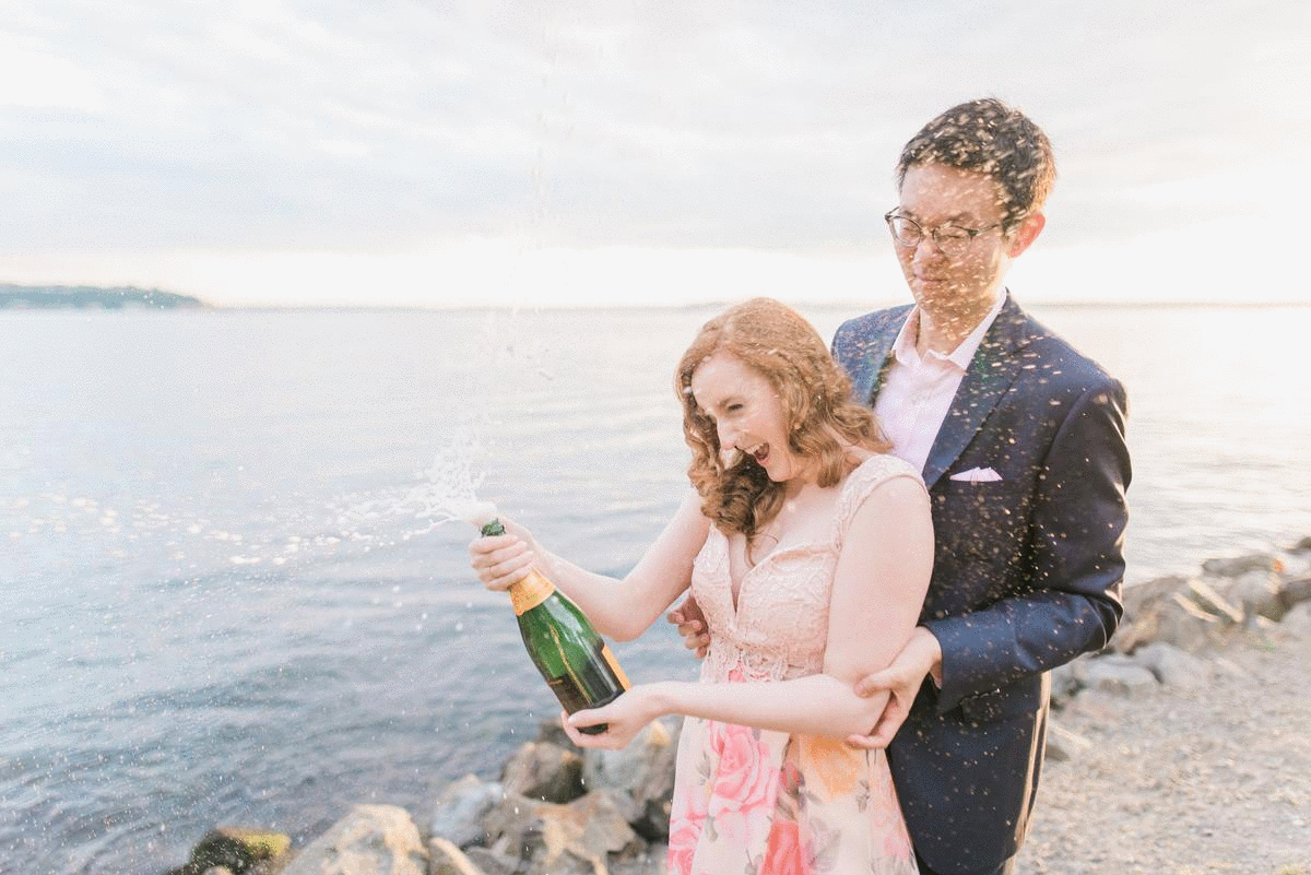 Champagne- Glennis & Yhenju.gif