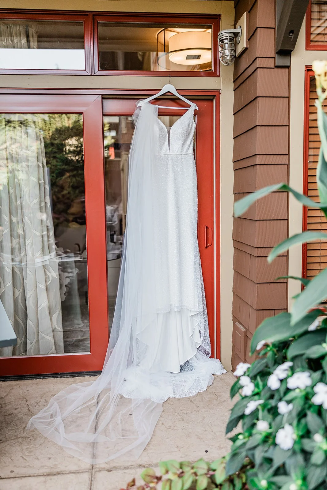 stephanie-jordan-willows-lodge-wedding-dress-detail.jpg