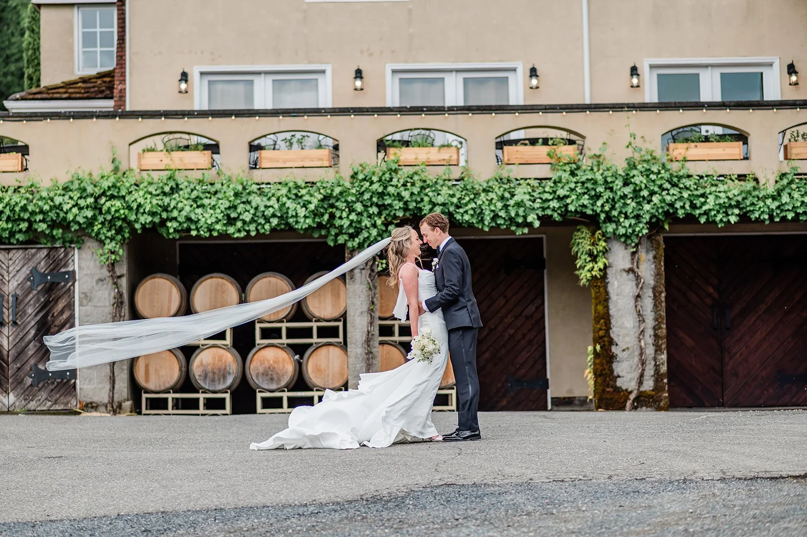 Taylor &amp; Paul's Windy, Wonderful Chateau Lill Wedding