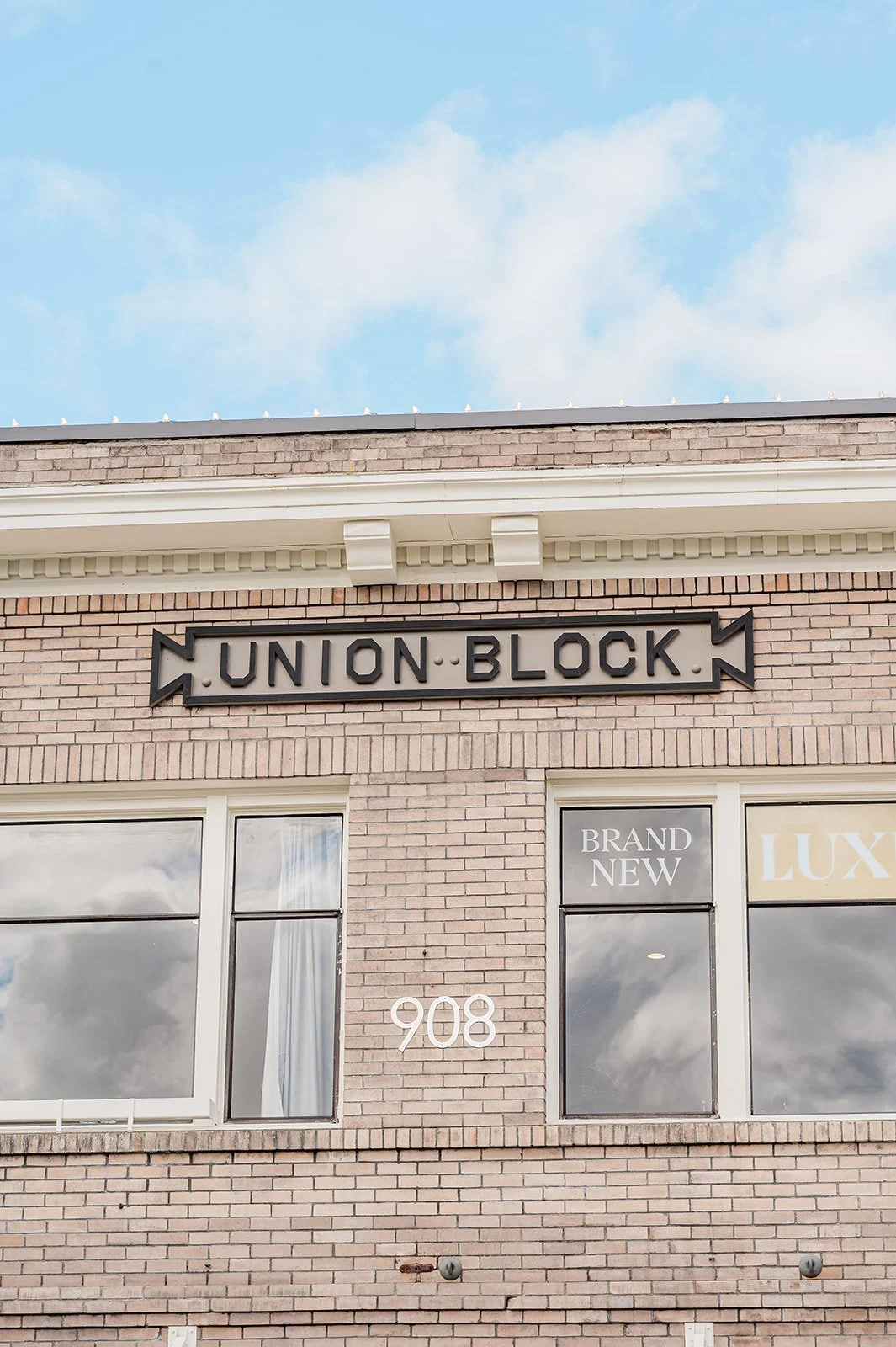 The Velvet & Oak at 908 First Street, Snohomish WA — Union Block building exterior