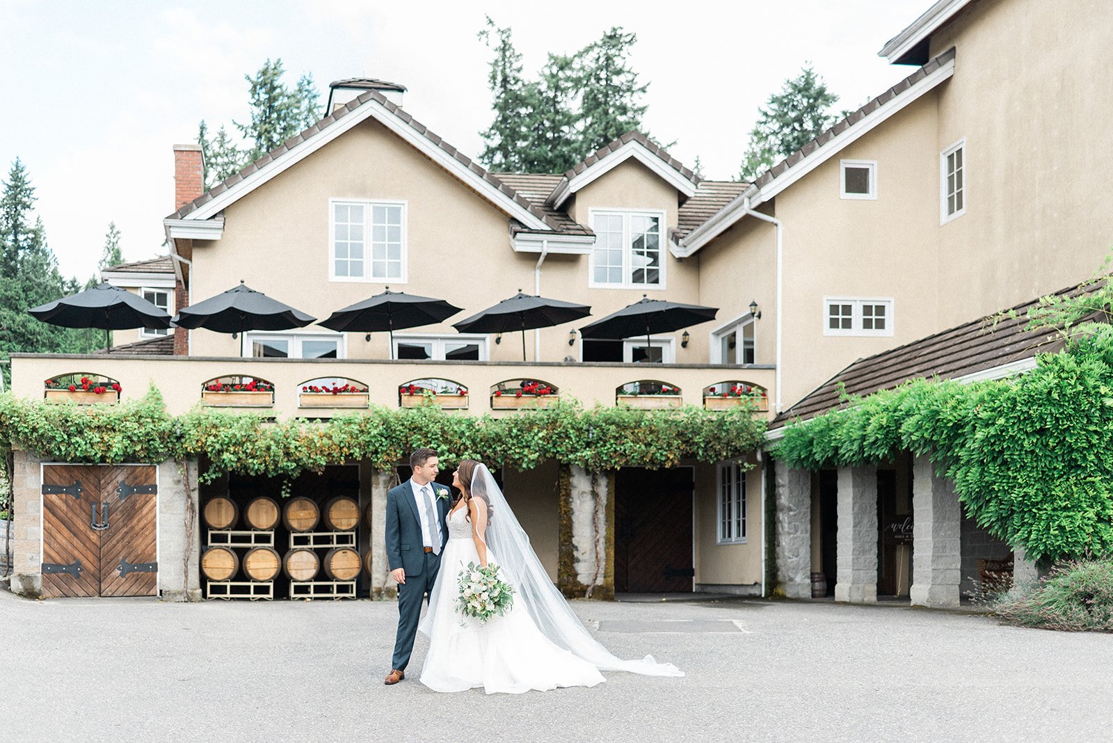 B. Jones Photography | seattle wa engagement photographer | seattle wedding photographer | wedding photographers near me | wedding pictures seattle
