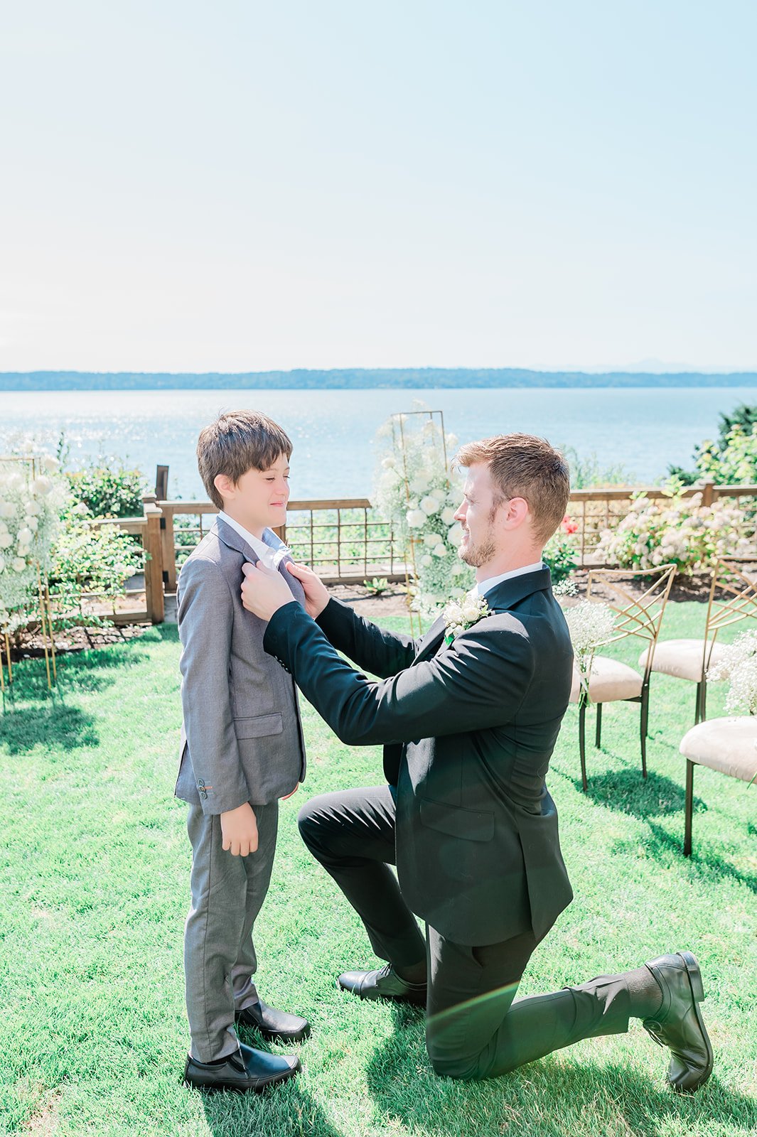 B. Jones Photography | seattle wa engagement photographer | seattle wedding photographer | wedding photographers near me | wedding pictures seattle | Woodmark Wedding | Dog Wedding Seattle