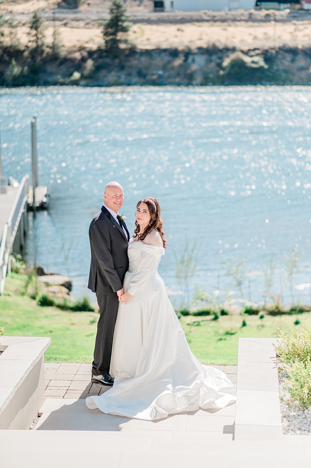 B. Jones Photography | seattle wa engagement photographer | seattle wedding photographer | wedding photographers near me | wedding pictures seattle | Woodmark Wedding | WENATCHEE, WA Wedding
