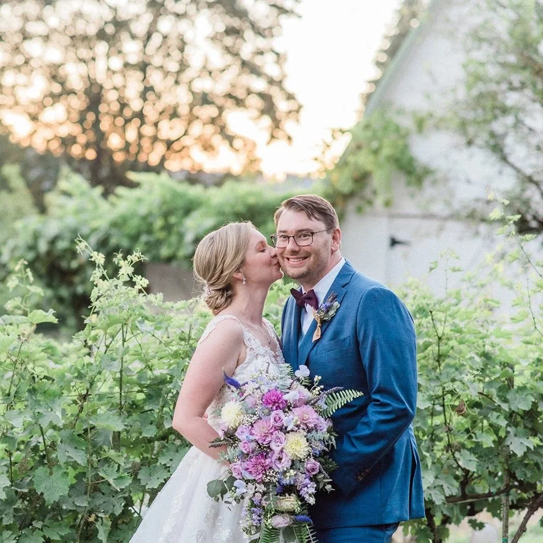 Bride & groom photos at chateau st. michelle in woodinville