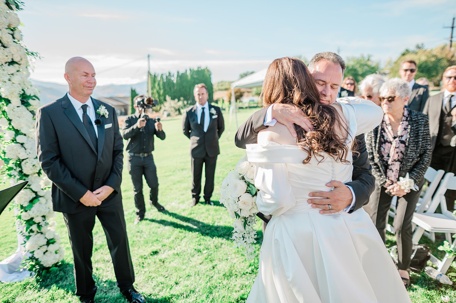 B. Jones Photography | seattle wa engagement photographer | seattle wedding photographer | wedding photographers near me | wedding pictures seattle | Woodmark Wedding | WENATCHEE, WA Wedding