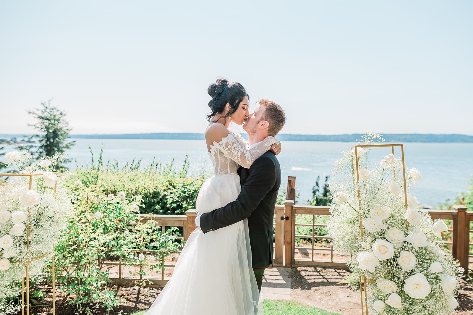 B. Jones Photography | seattle wa engagement photographer | seattle wedding photographer | wedding photographers near me | wedding pictures seattle | Woodmark Wedding | Dog Wedding Seattle