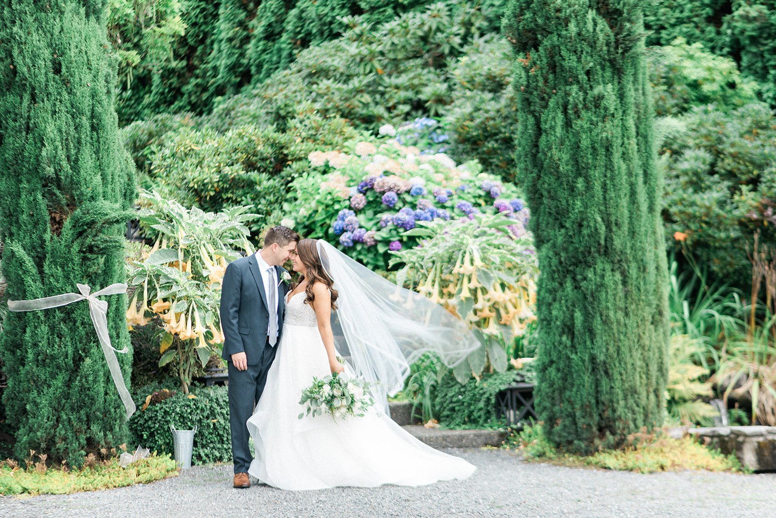 B. Jones Photography | seattle wa engagement photographer | seattle wedding photographer | wedding photographers near me | wedding pictures seattle