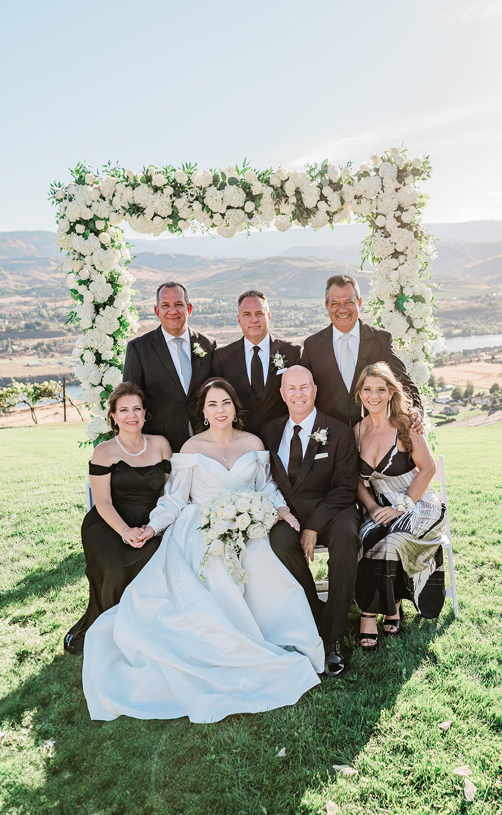 B. Jones Photography | seattle wa engagement photographer | seattle wedding photographer | wedding photographers near me | wedding pictures seattle | Woodmark Wedding | WENATCHEE, WA Wedding