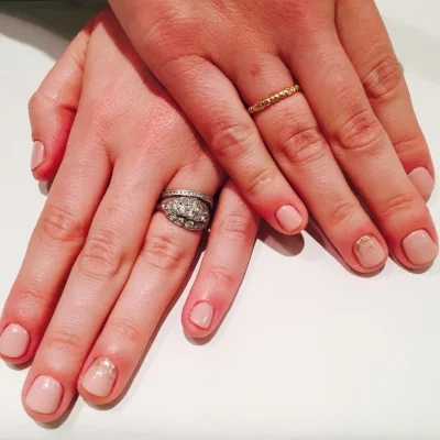 NudeGlitter_BuffFileNailBar.jpg