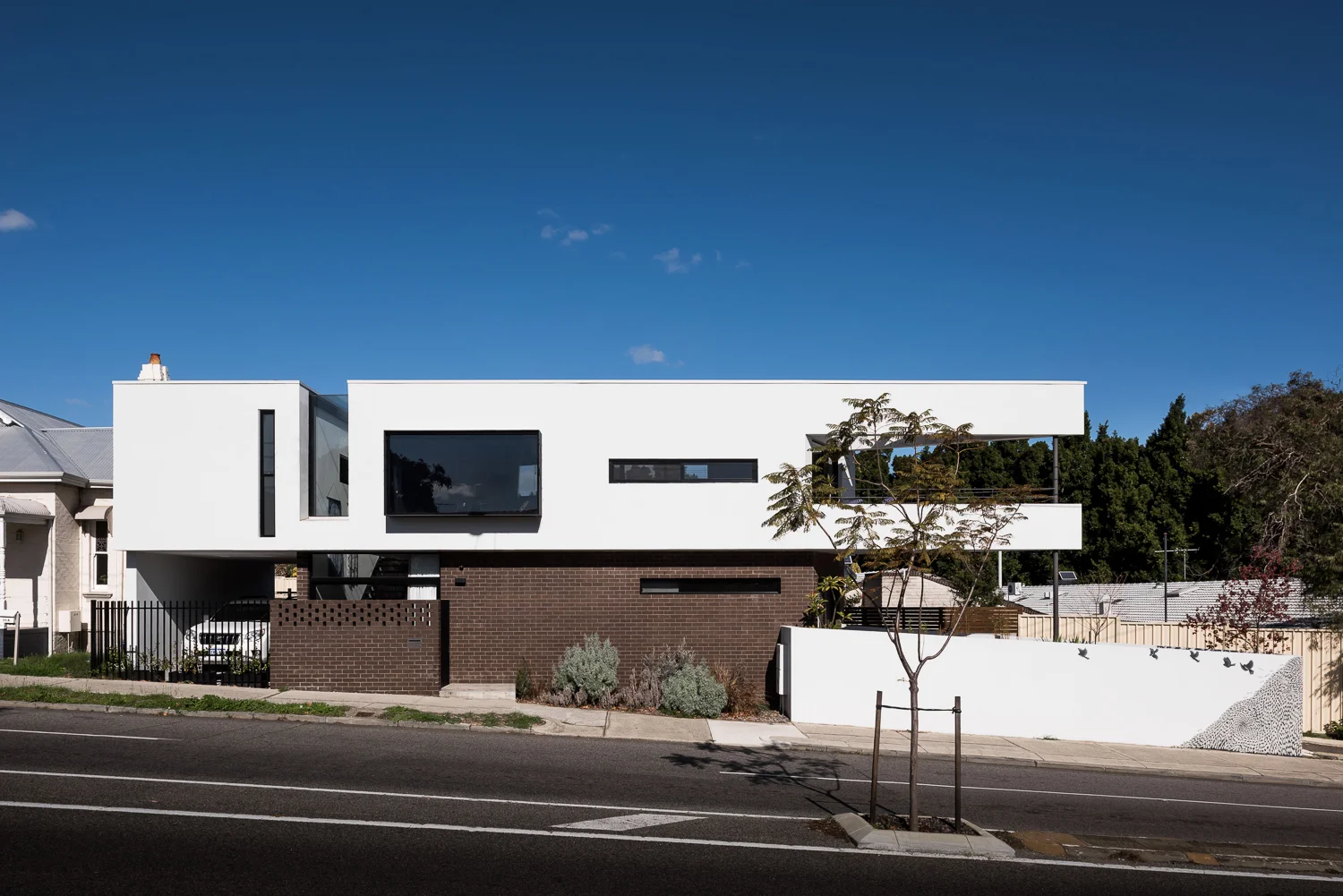 TRIANGLE HOUSE - ROBESON ARCHITECTS